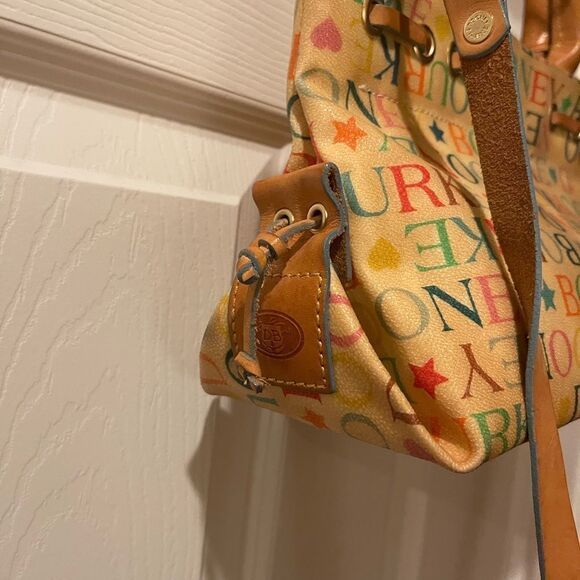 VTG Dooney & Bourke Signature  Multicolor Heart charm tan leather strap &tassel - Picture 5 of 13